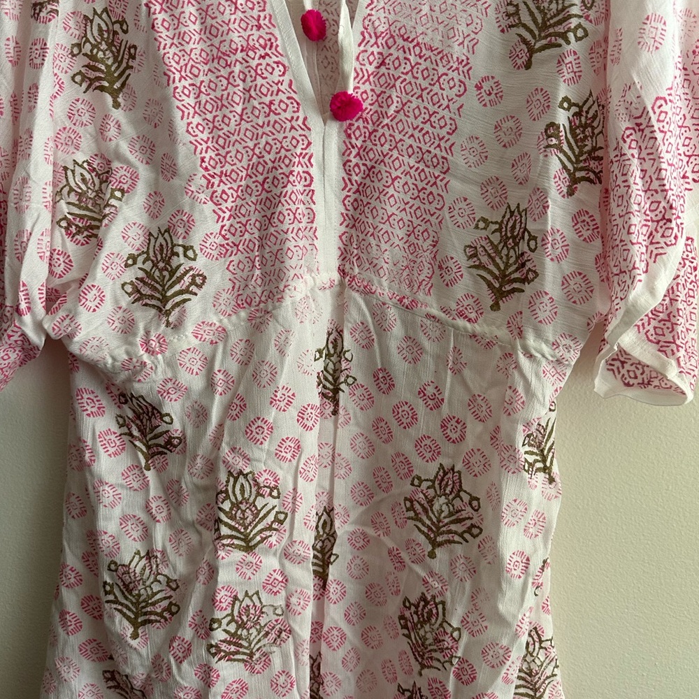 Floral Pink and White Beach cover up - Picture 4 of 5
